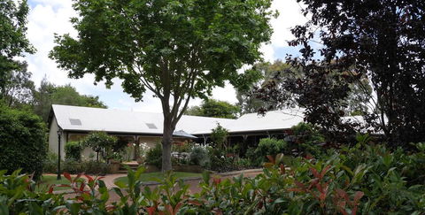 The Noble Grape Guesthouse - Foster Accommodation 0