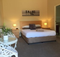 The Nosh  Nod - Howick Street - Foster Accommodation