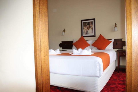 The Oast Inn Formaly Rosies Inn - Foster Accommodation 2