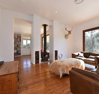 The Parson's Vineyard Retreat - get amongst the vineyards in a historic home - Foster Accommodation
