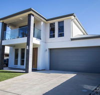 The Races Complex - Foster Accommodation