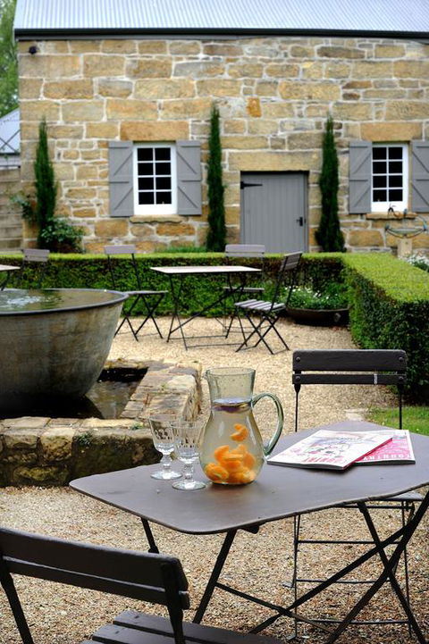 The Red Feather Inn - Foster Accommodation 3