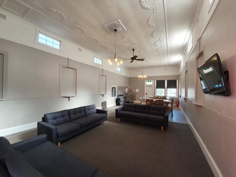 The Royal Hotel - Foster Accommodation 3