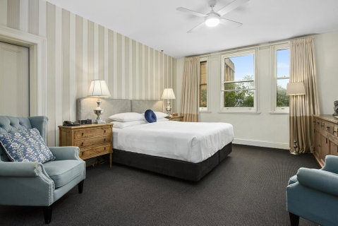 The Russell Hotel - Foster Accommodation 1