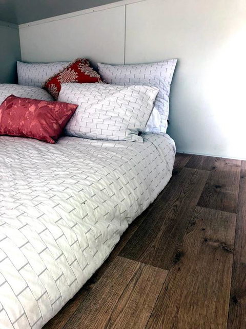 The Saddle Camp Tiny House, Braidwood - Foster Accommodation 3