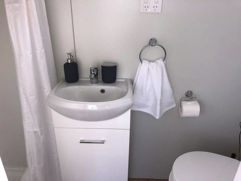 The Saddle Camp Tiny House, Braidwood - Foster Accommodation 2