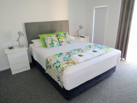 The Shores Holiday Apartments - Foster Accommodation 2