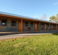 The Silverton Hotel - Foster Accommodation