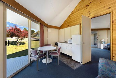 The Station Hotel - Foster Accommodation 2