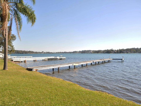 The Studio On The Lake @ Fishing Point, Lake Macquarie - Honestly Put The Line In And Catch Fish - Foster Accommodation 0