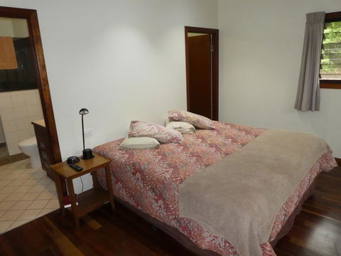 The Summit Bed & Breakfast - Foster Accommodation 2