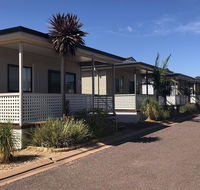 The Sundowner Cabin  Tourist Park - Foster Accommodation