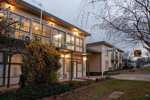 The Swiss Motel - Foster Accommodation 0