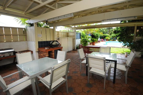 The Tahitian Holiday Apartments - Foster Accommodation 2