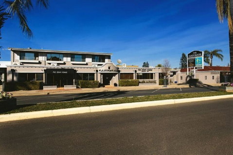The Town House Motor Inn - Foster Accommodation 1