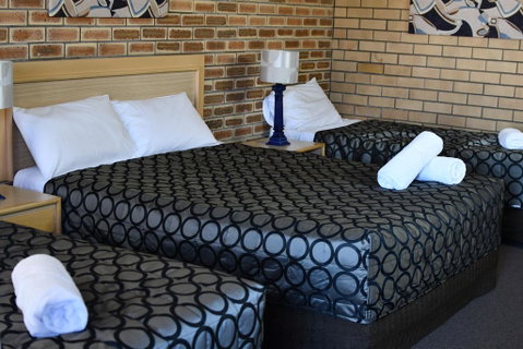 The Town House Motor Inn - Foster Accommodation 3