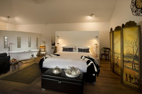 The Villa - Foster Accommodation 1