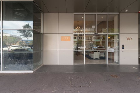 Ther-Rich Apartment - Foster Accommodation 2