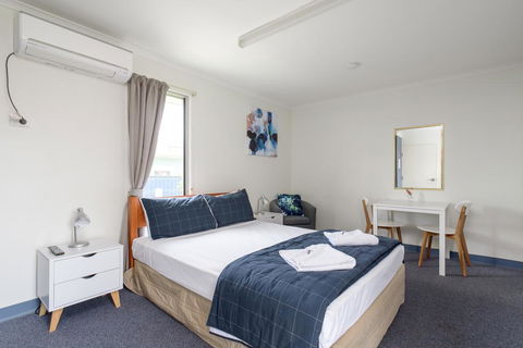 Tin Can Bay's Sleepy Lagoon Motel - Foster Accommodation 2