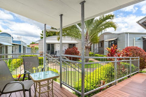 Tin Can Bay's Sleepy Lagoon Motel - Foster Accommodation 0