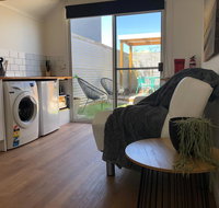 Tiny Tom - Hidden beside the river Mersey - Foster Accommodation