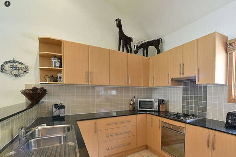 Tomarlin Views 2 - Foster Accommodation 3