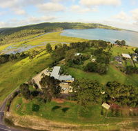Top of the Lake Holiday Units - Foster Accommodation