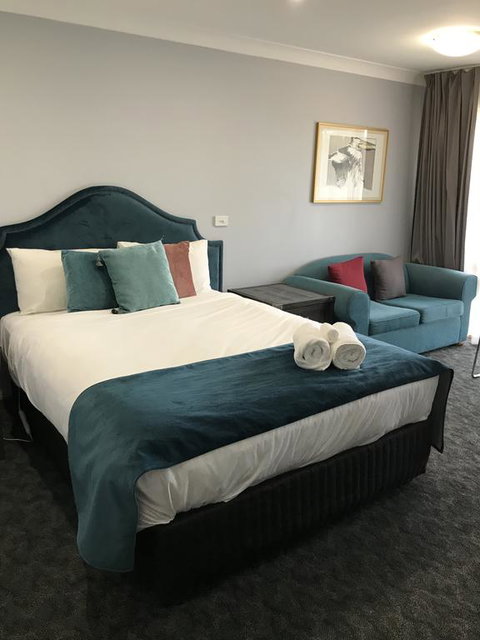 Town & Country Motor Inn - Foster Accommodation 0
