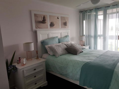 Trafalgar Towers - Foster Accommodation 2