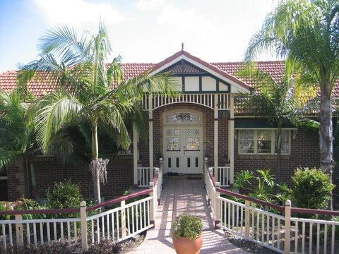 Tranquill Garden Hideaway - Foster Accommodation 2