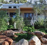 Tree Lodge - Foster Accommodation