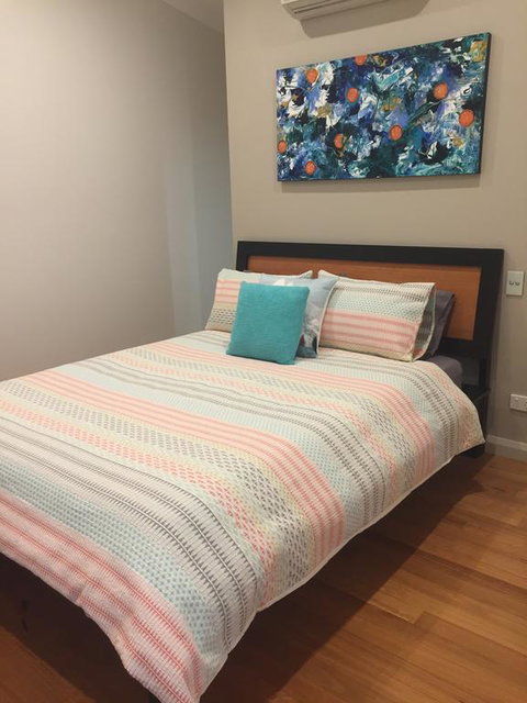 Treehouse Retreat - Foster Accommodation 0