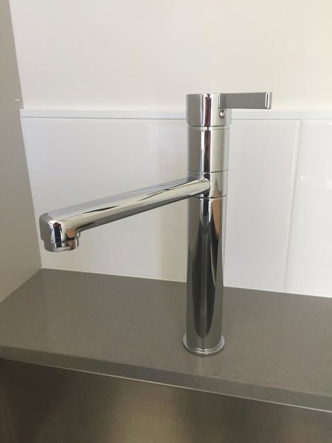 Treehouse Retreat - Foster Accommodation 2