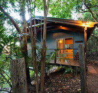 Treetops Seaview Montville - Foster Accommodation