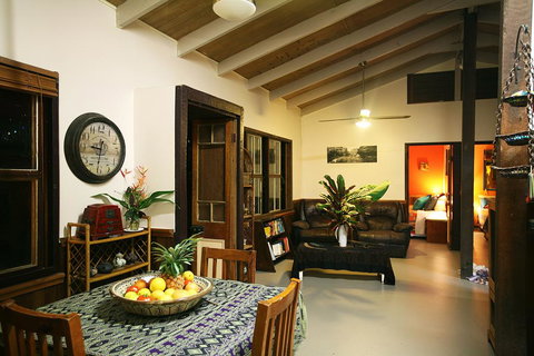 Tropical Bliss Bed And Breakfast - Foster Accommodation 1