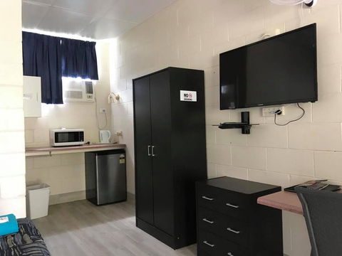 Tropical City Motor Inn - Foster Accommodation 1
