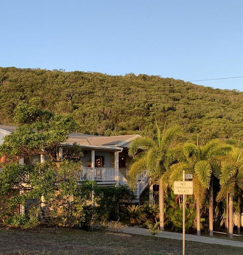 Tropical Styling - Foster Accommodation 3