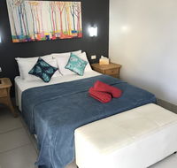 Tropical Lodge - Foster Accommodation