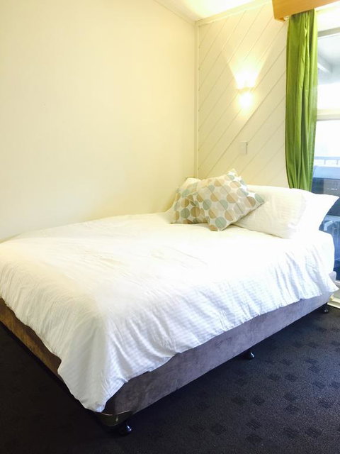 Tyrola 2 - Foster Accommodation 3