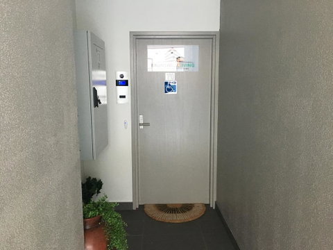 U1 Brunswick Living Brand New Apartment Close To Airport And CBD - Foster Accommodation 1