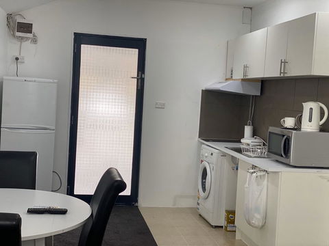 Unforgettable Studio For Family - Foster Accommodation 2