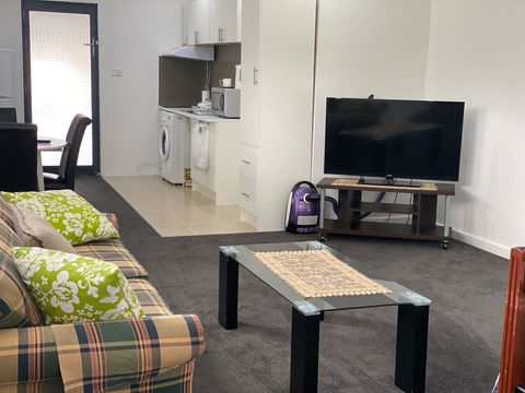 Unforgettable Studio For Family - Foster Accommodation 1