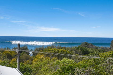 Unit 3 At 4 Pelican Street, Peregian Beach, Noosa Shire - Foster Accommodation 0