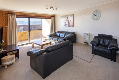 Unit 7 St Moritz - Foster Accommodation 0