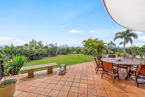 Unrivaled Ocean And City Views From Resort Style 3bed With Garden - Foster Accommodation 0
