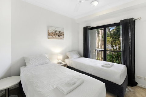 Unrivaled Ocean And City Views From Resort Style 3bed With Garden - Foster Accommodation 1