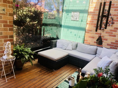 Unwind In This Gorgeous Retreat - Foster Accommodation 1