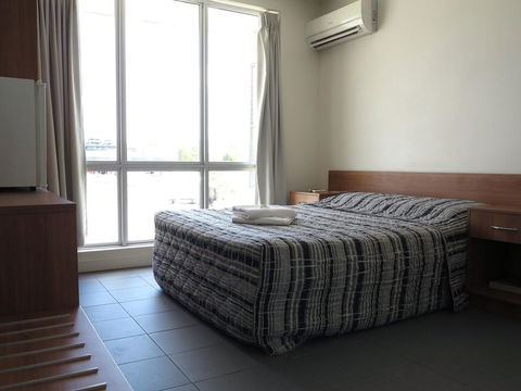 Upper Ross Hotel - Foster Accommodation 2
