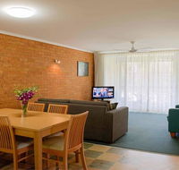 Vacation Village - Foster Accommodation