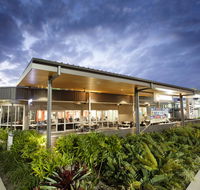 Vale Hotel - Foster Accommodation